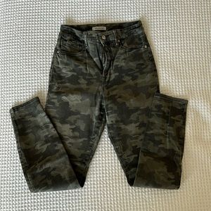 Good American Camo Skinny Jeans, Size 28